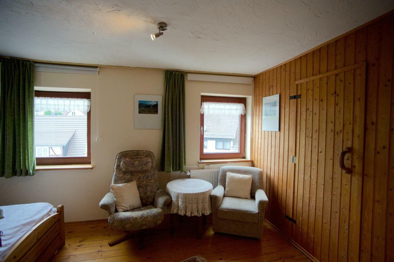 Pension Altes Pfarrhaus Helmarshausen Exterior foto