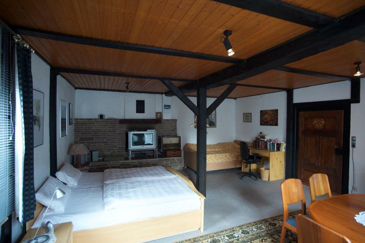 Pension Altes Pfarrhaus Helmarshausen Exterior foto