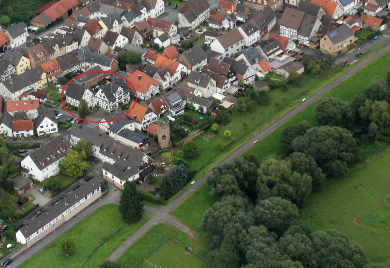 Pension Altes Pfarrhaus Helmarshausen Exterior foto